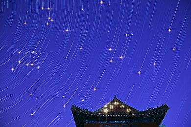 《暗区突围：无限》暴雨天气实机演示 环境逼真沉浸体验